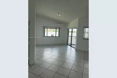 15545 N Miami Lakeway N #303, Miami Lakes, FL 33014 - Photo 6