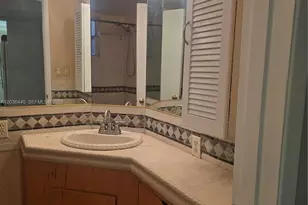 1304 NE 191st St, Miami, FL 33179 - Photo 4