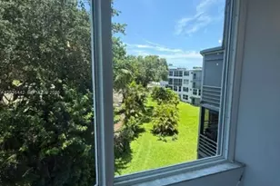 1101 NE 191st St, Miami, FL 33179 - Photo 4
