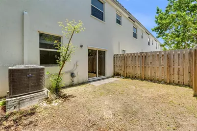 2683 SE 12th St, Homestead, FL 33035 - Photo 18