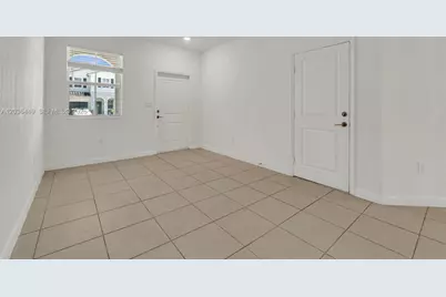 2683 SE 12th St, Homestead, FL 33035 - Photo 6