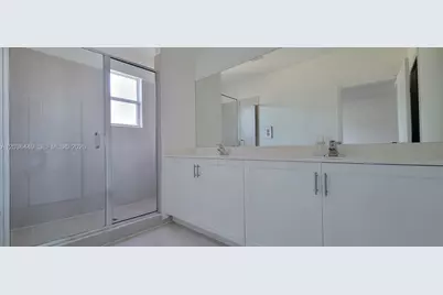 2683 SE 12th St, Homestead, FL 33035 - Photo 12