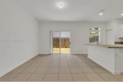 2683 SE 12th St, Homestead, FL 33035 - Photo 10