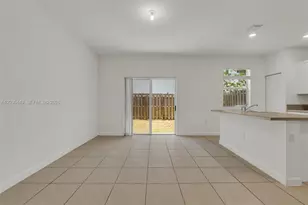 2683 SE 12th St, Homestead, FL 33035 - Photo 10