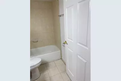 300 W Palm Cir W #208, Pembroke Pines, FL 33025 - Photo 4