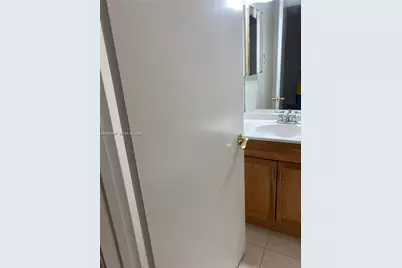 300 W Palm Cir W #208, Pembroke Pines, FL 33025 - Photo 28