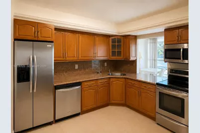 501 Three Islands Blvd #303, Hallandale Beach, FL 33009 - Photo 4