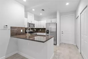 5745 SW 44th Ct, Davie, FL 33314 - Photo 12