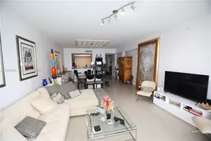 3330 NE 190th St, Aventura, FL 33180 - Photo 14