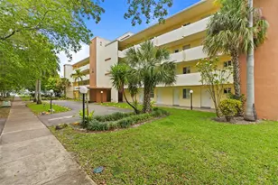 1201 NE 191st St, Miami, FL 33179 - Photo 14