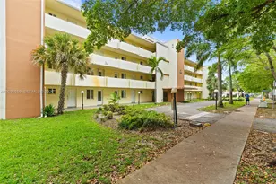 1201 NE 191st St, Miami, FL 33179 - Photo 2