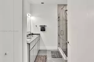 2100 Miami Rd, Fort Lauderdale, FL 33316 - Photo 20