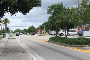 447 E 32nd St, Hialeah, FL 33013 - Photo 6