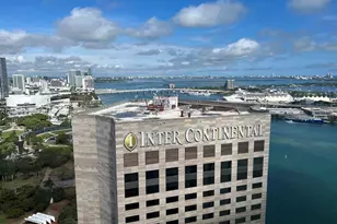 335 Biscayne Bl, Miami, FL 33131 - Photo 18