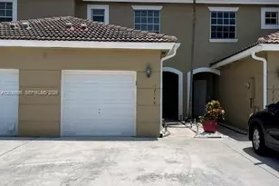 12140 SW 4th St, Pembroke Pines, FL 33025 - Photo 1