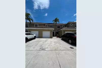 12140 SW 4th St #12140, Pembroke Pines, FL 33025 - Photo 2