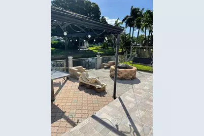 707 SW 3rd Ave, Hallandale Beach, FL 33009 - Photo 16