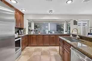 8815 Woodside Ct, Davie, FL 33328 - Photo 10