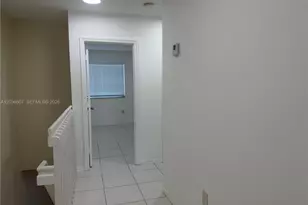 8340 NW 10th St, Miami, FL 33126 - Photo 10