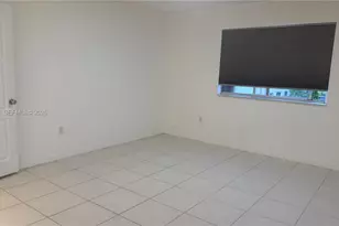 8340 NW 10th St, Miami, FL 33126 - Photo 12