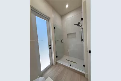 3326 Elizabeth St, Miami, FL 33133 - Photo 12