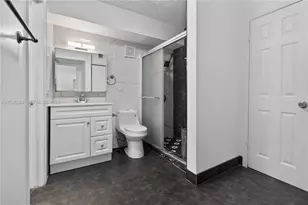 6070 W 18th Ave, Hialeah, FL 33012 - Photo 22