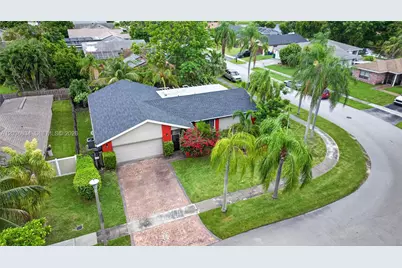 6961 NW 20th Ct, Margate, FL 33063 - Photo 2