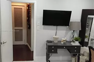 911 W Country Club Cir, Plantation, FL 33317 - Photo 20