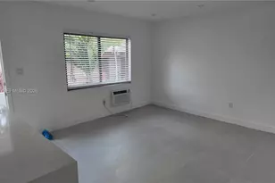 550 SW 10th St, Miami, FL 33130 - Photo 4