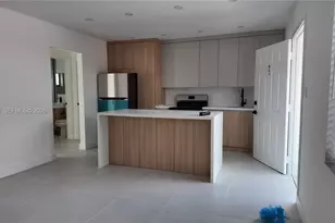 550 SW 10th St, Miami, FL 33130 - Photo 2