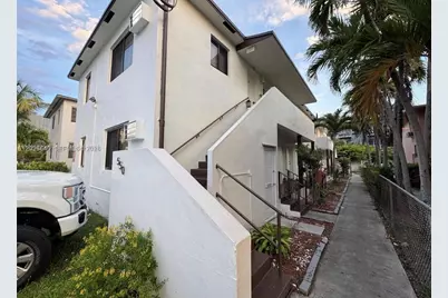 550 SW 10th St #7, Miami, FL 33130 - Photo 1