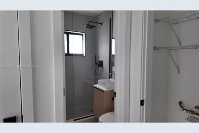 550 SW 10th St #7, Miami, FL 33130 - Photo 8