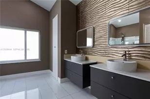 1171 Laguna Springs Dr, Weston, FL 33326 - Photo 24