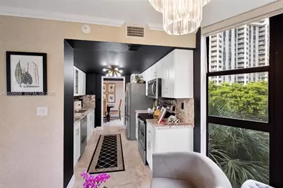 1000 Quayside Ter #411, Miami, FL 33138 - Photo 18
