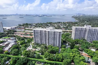 1000 Quayside Ter #411, Miami, FL 33138 - Photo 2