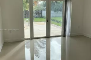 2025 SW 84th Ct, Miami, FL 33155 - Photo 4