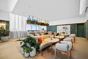 77 SE 5th St, Miami, FL 33131 - Photo 30