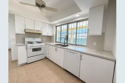 11711 NW 29th St, Sunrise, FL 33323 - Photo 8