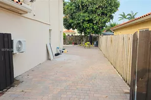 1935 NE 35th Ave, Homestead, FL 33033 - Photo 24