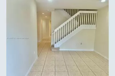 568 NE 35th Ave, Homestead, FL 33033 - Photo 2