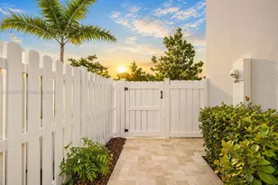 20900 NE 2nd Ct, Miami, FL 33179 - Photo 24