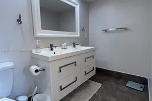 301 SE 3rd St, Dania Beach, FL 33004 - Photo 16