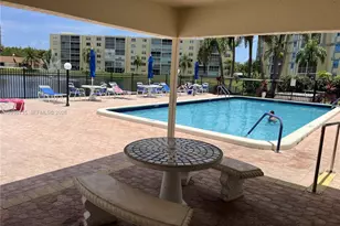 301 SE 3rd St, Dania Beach, FL 33004 - Photo 34