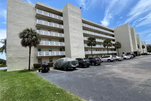 301 SE 3rd St, Dania Beach, FL 33004 - Photo 2