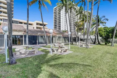 2555 Collins Ave #1508, Miami Beach, FL 33140 - Photo 50