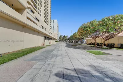 2555 Collins Ave #1508, Miami Beach, FL 33140 - Photo 62