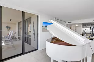 2555 Collins Ave, Miami Beach, FL 33140 - Photo 12