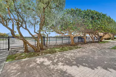 2555 Collins Ave #1508, Miami Beach, FL 33140 - Photo 50