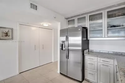 2555 Collins Ave #1508, Miami Beach, FL 33140 - Photo 10