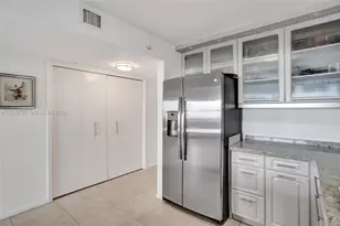 2555 Collins Ave, Miami Beach, FL 33140 - Photo 10